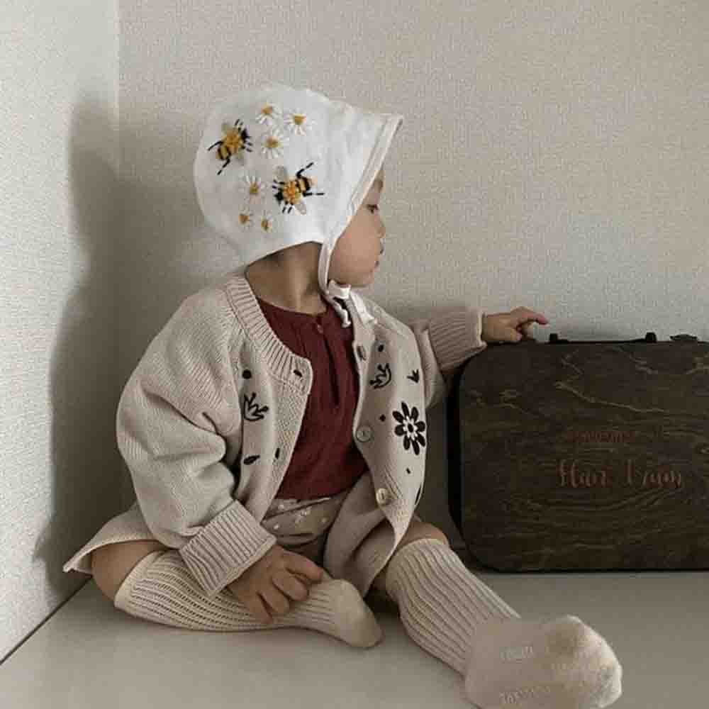 Handmade Custom Name Embroidery Linen Baby Bonnet With Bee 1