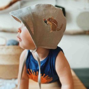Hand Embroidered Linen Bonnet with Animal Pattern 1